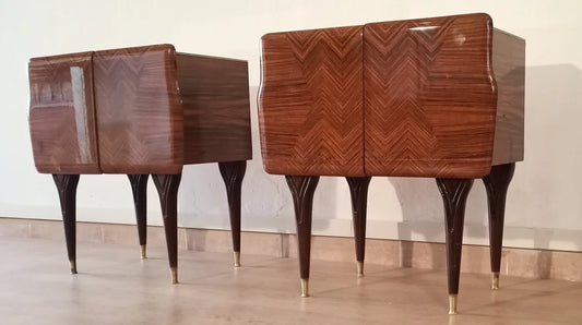 Due comodini italiani mid-century in legno marrone con gambe rastremate e dettagli in ottone alto design italiano