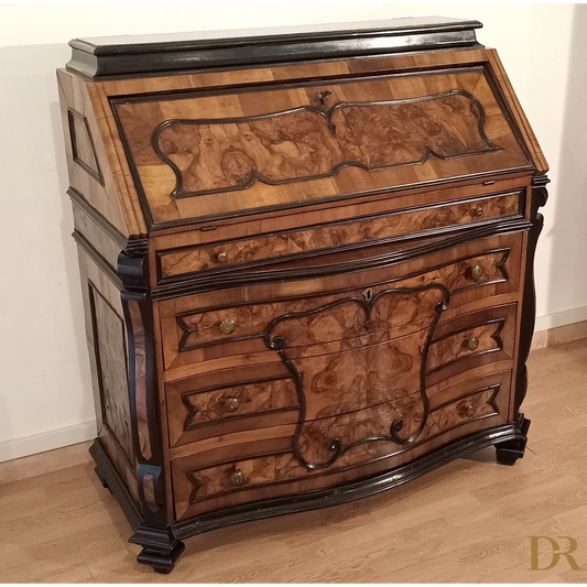 Cassettiera Ribalta Lombarda settecentesca originale con legno burled e cassetti curvi