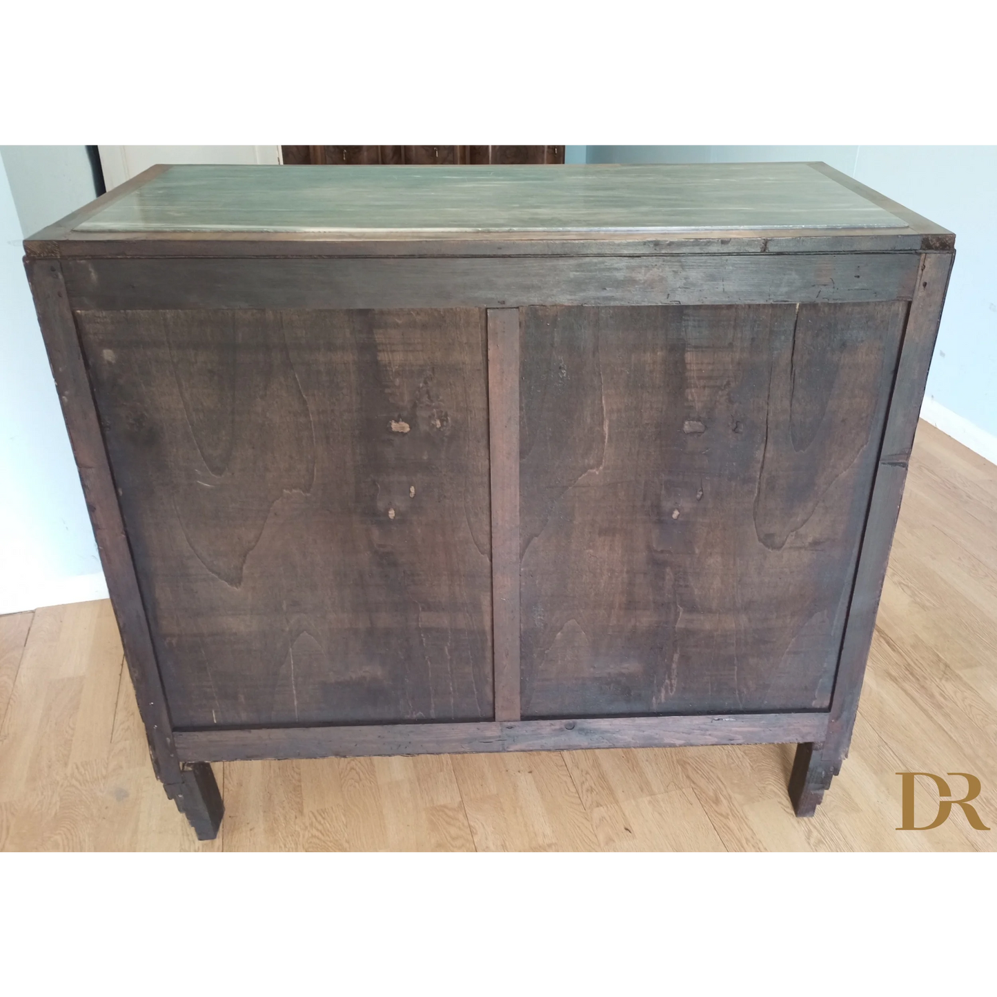 Cassettiera legno vintage con ante scorrevoli, ideale per camera letto