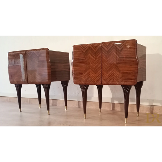 Due comodini italiani mid-century in legno marrone con dettagli in ottone