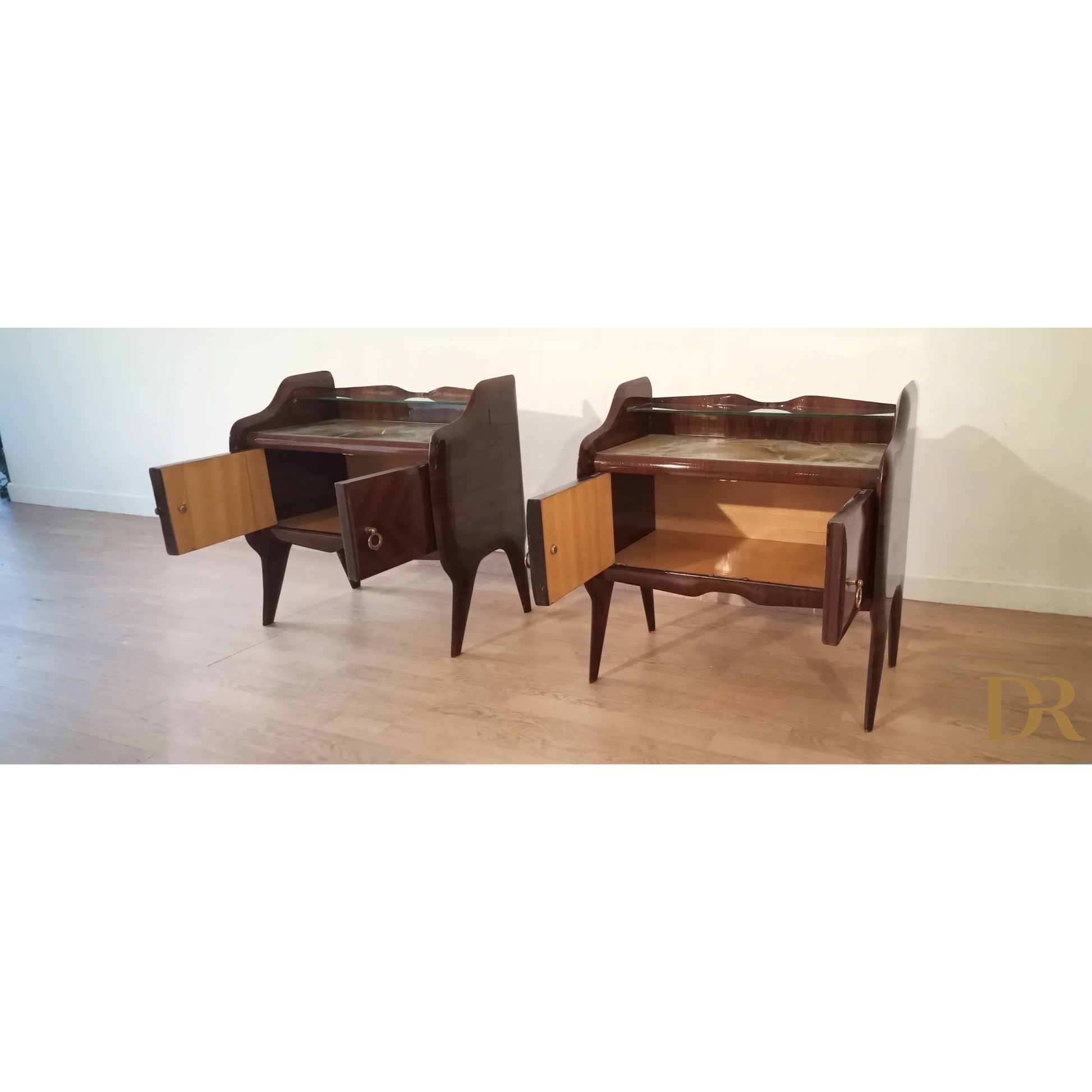 Comodini in Palissandro Anni 50, design mid-century modern italiano con gambe angolate