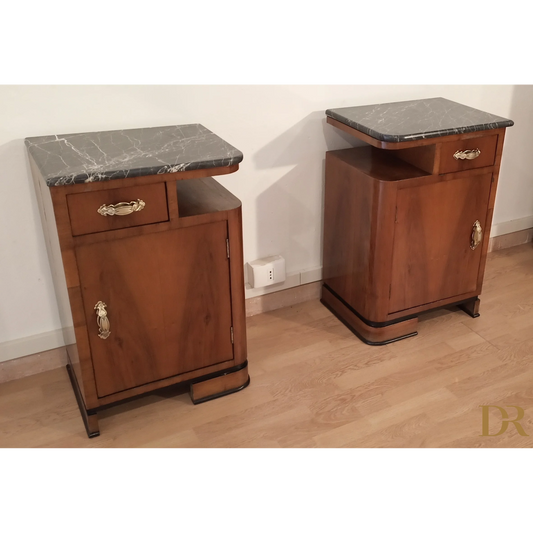 Set di comodini Art Déco in noce con ripiano in marmo, design italiano elegante