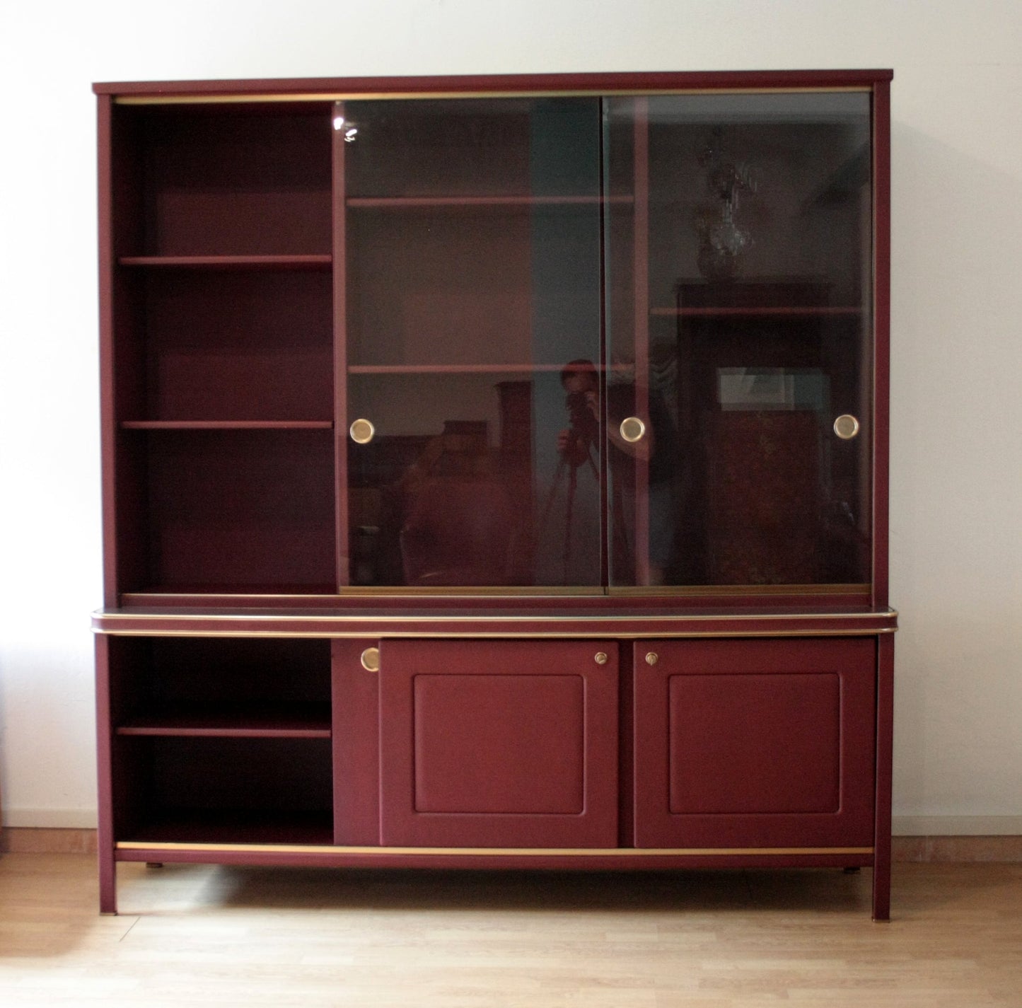 Credenza o libreria a due corpi in similpelle bordeaux di Umberto Mascagni, dimensioni corpo ottimizzate