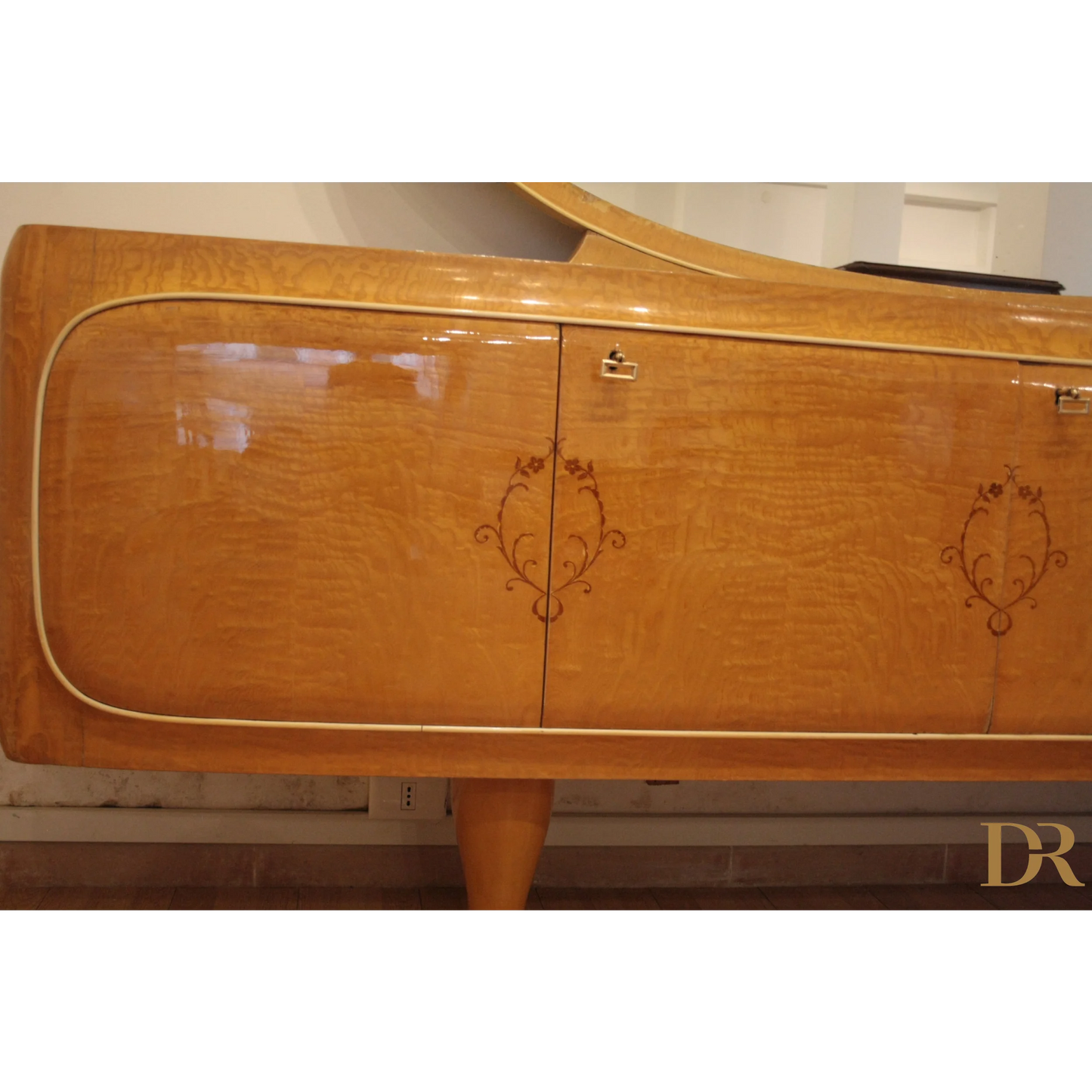 Credenza mid-century moderna vittorio dassi in legno ornato da Dario Raia Antiquariato