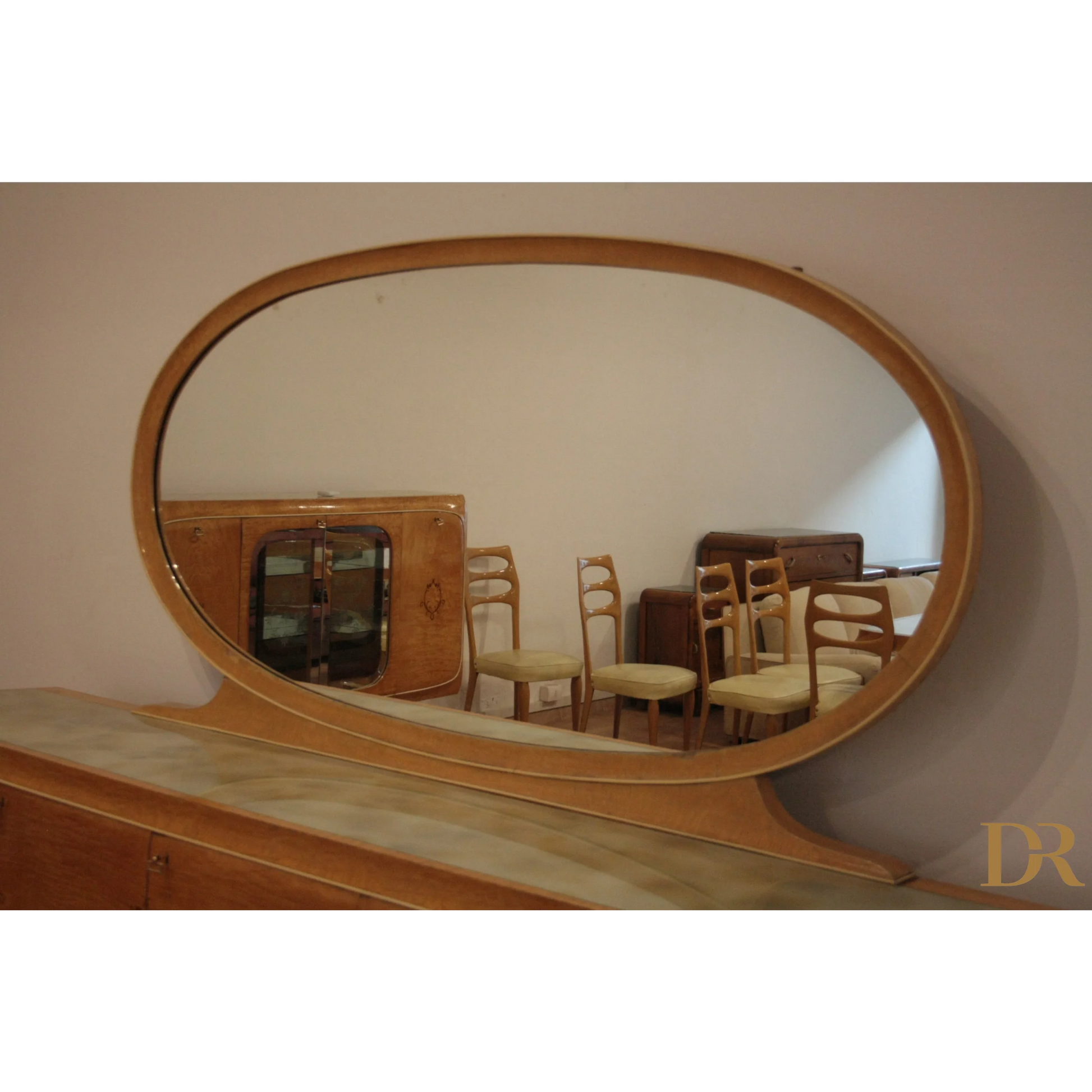 Specchio ovale con cornice in legno, vittorio dassi, dario raia antiquariato credenza mid-century moderna