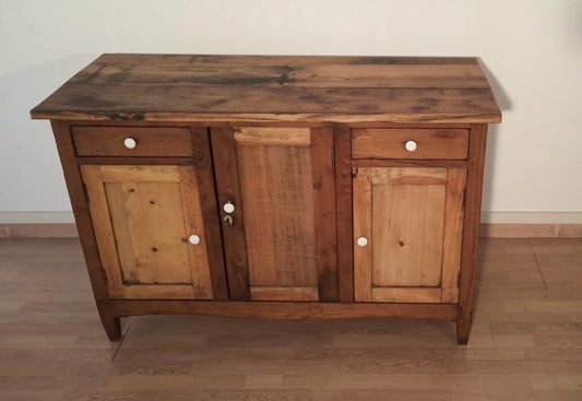 Credenza bassa pino rustica con due cassetti e tre ante in finitura legno di pino ottocento italia