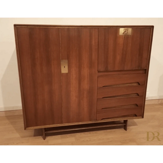 Credenza Edmondo Palutari restaurata in legno, design anni 50 con maniglie in ottone