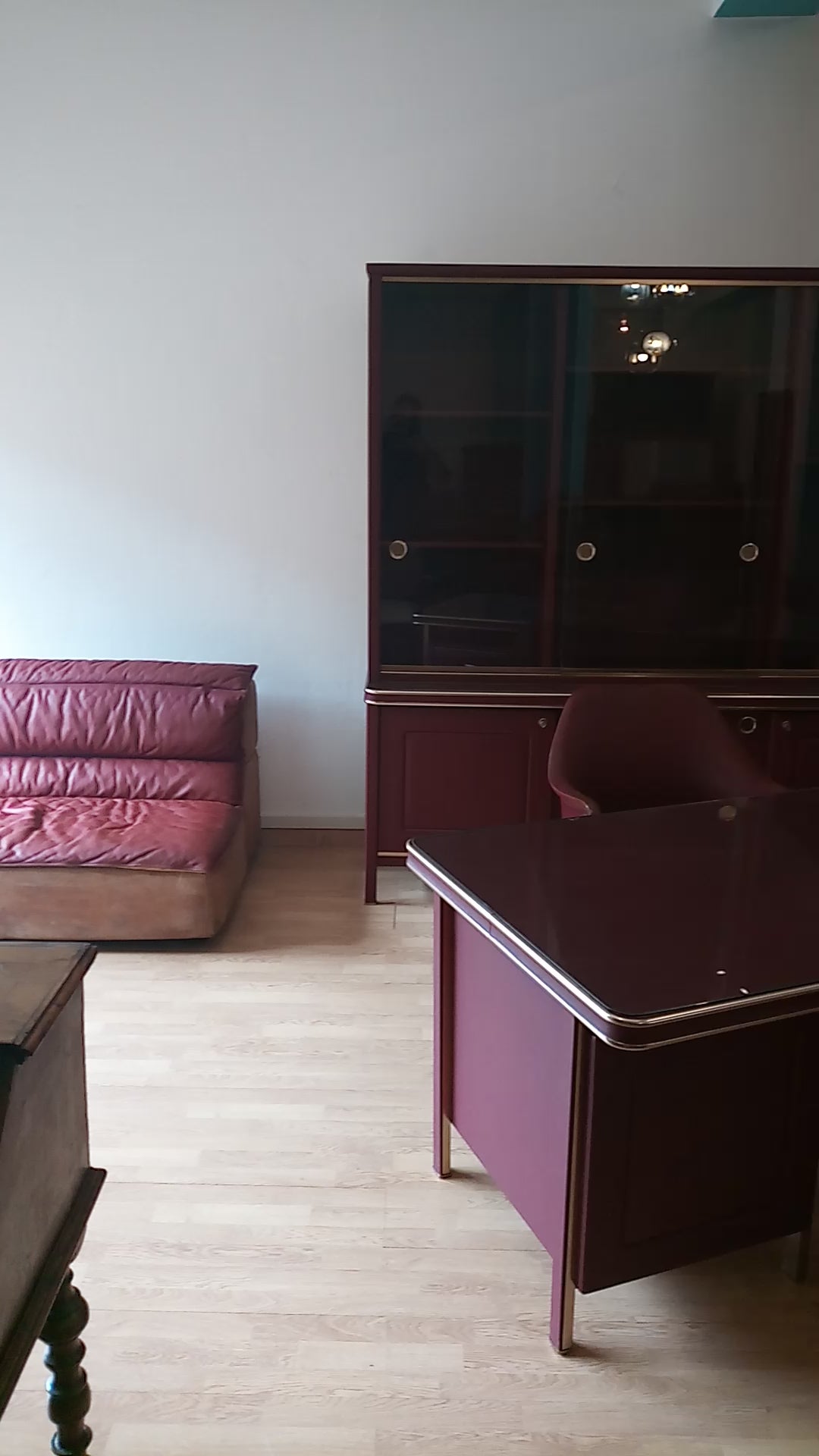 Credenza o Libreria a due corpi rivestita in similpelle bordeaux di Umberto Mascagni, anni '50