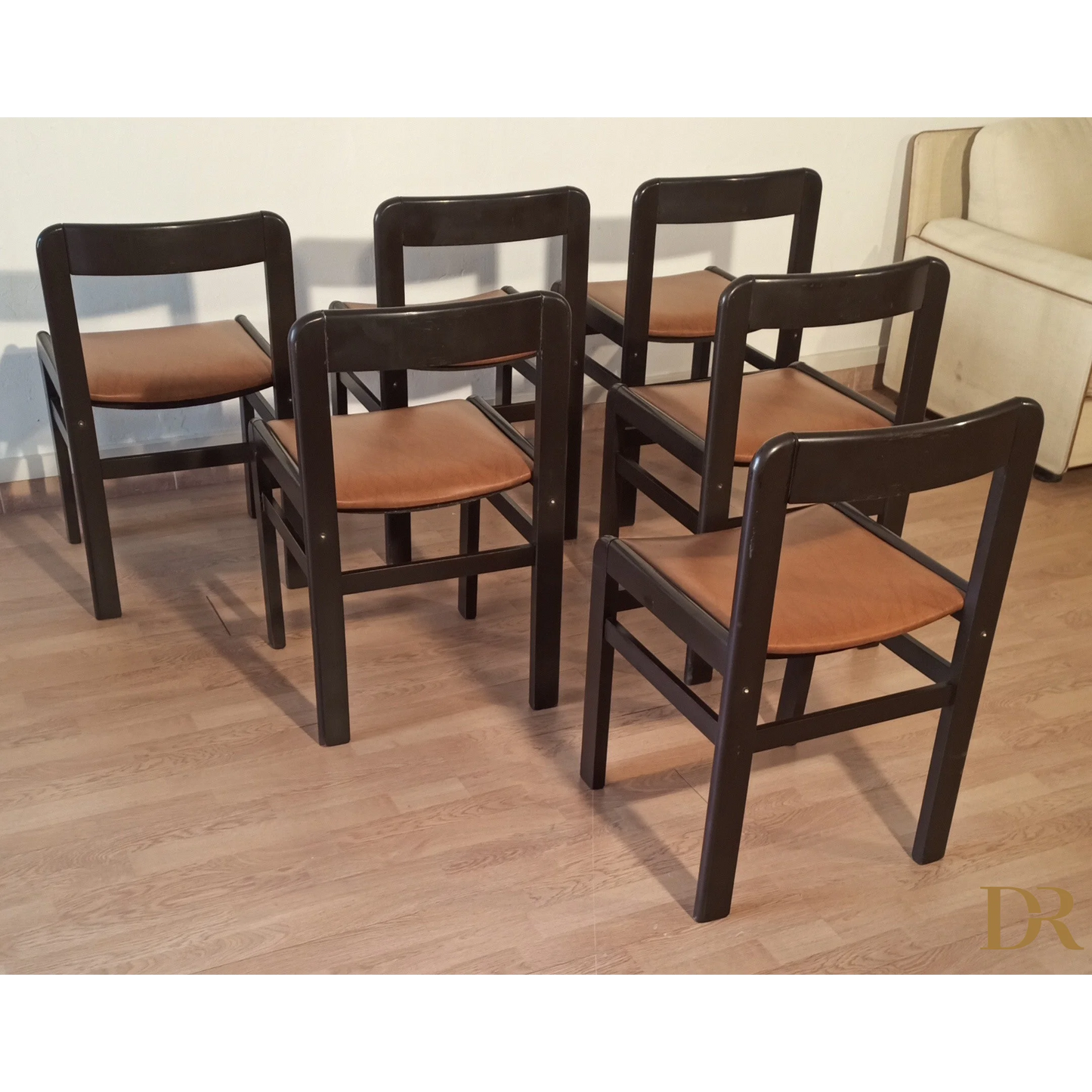 Set di sedie vintage da pranzo, sei sedie nere in legno con sedili in pelle marrone