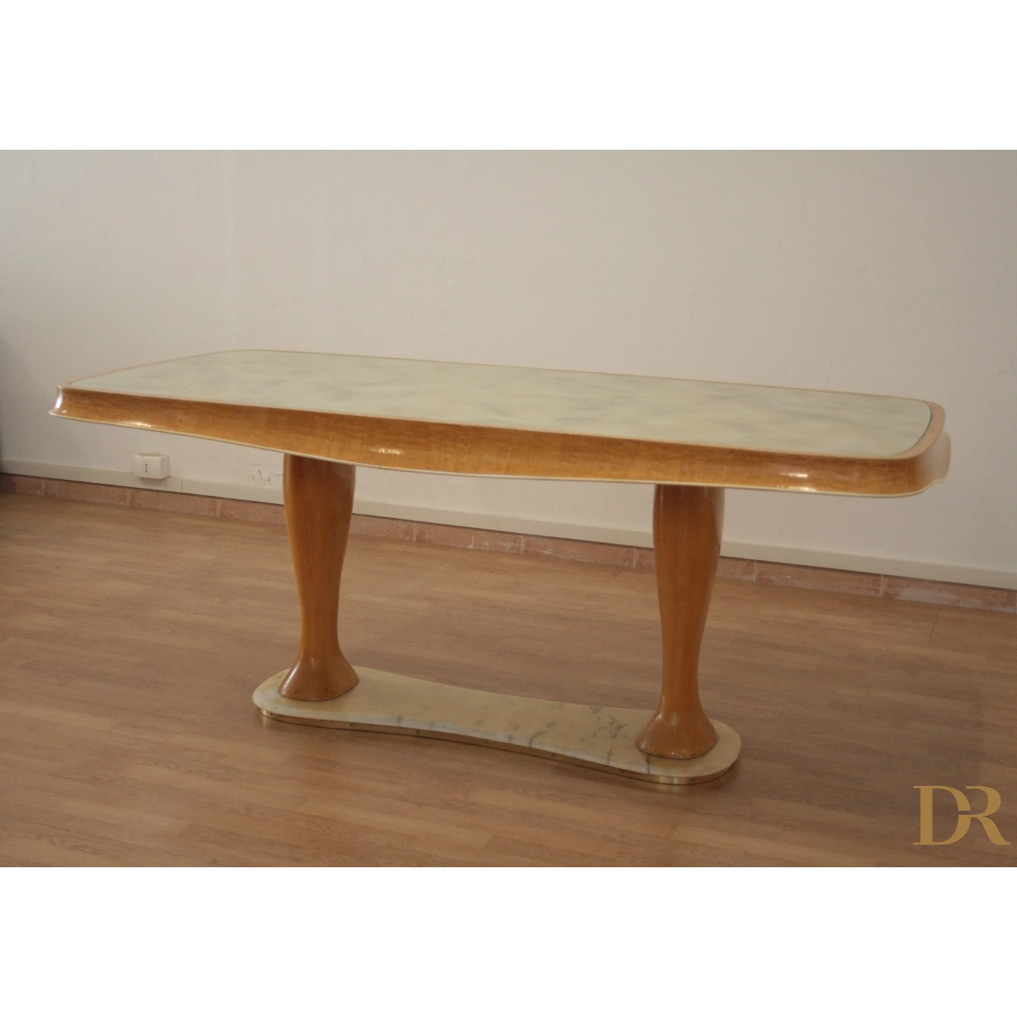 Tavolo da pranzo Mid-Century Moderno di Vittorio Dassi con superficie in marmo e gambe curve