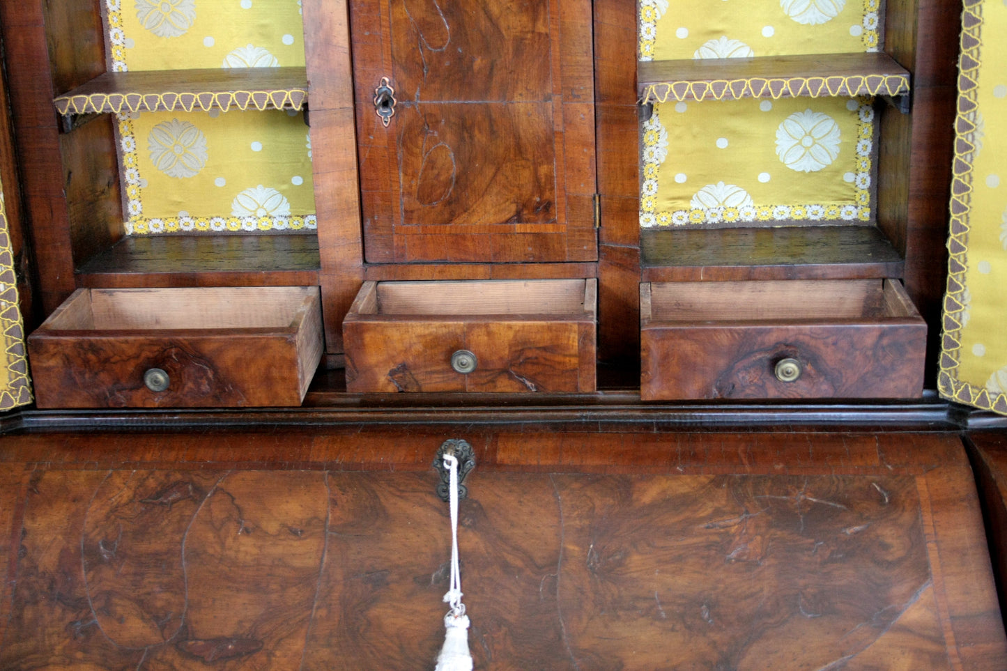 Scrigno vintage in noce e radica di noce, design casa, originale XIX secolo
