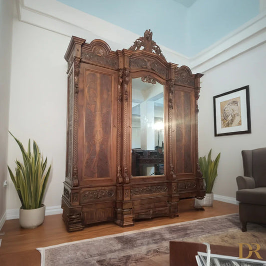 Armadio antico in stile rinascimentale Italia con specchio centrale fin XIX secolo