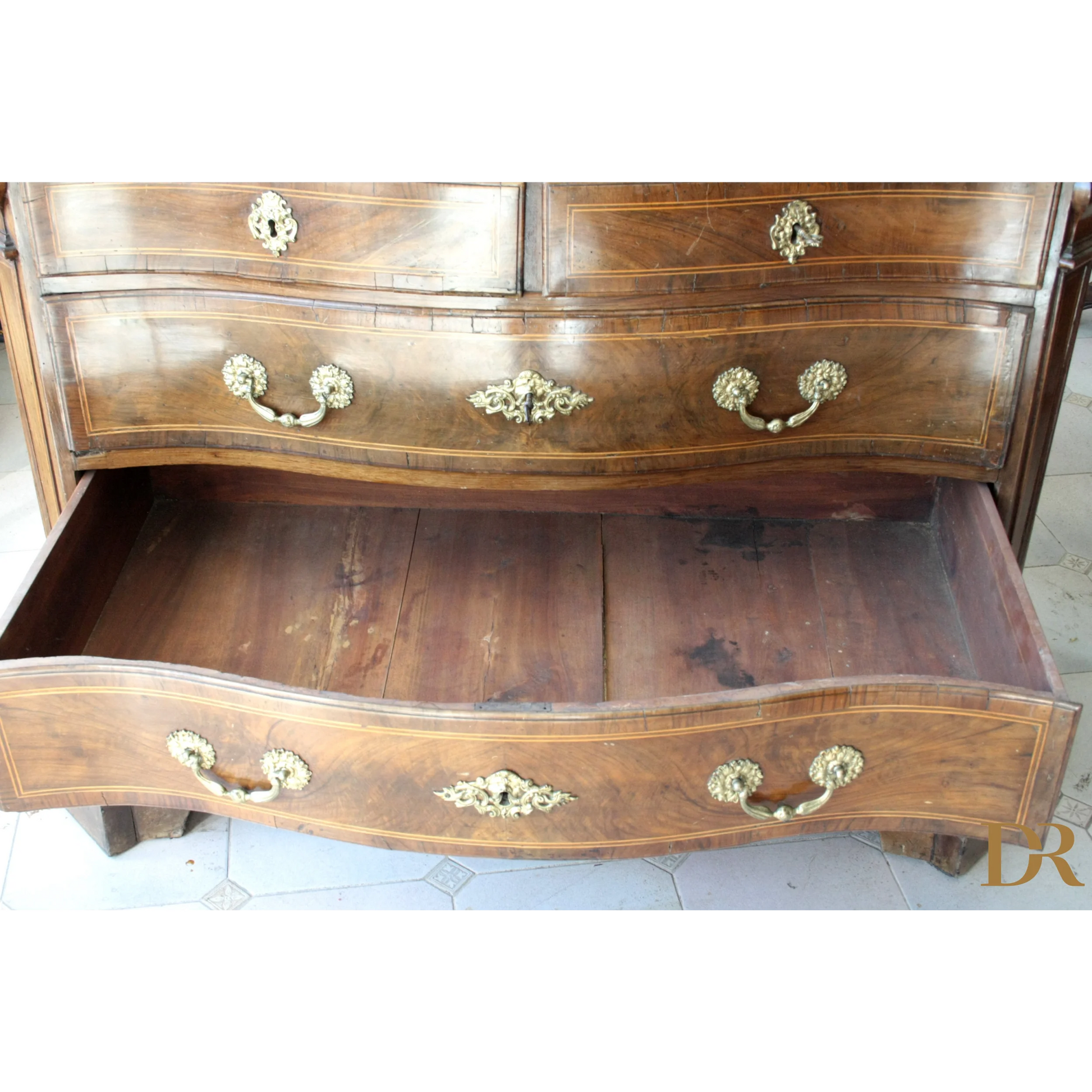 Cassa vintage Canterano con cassettiera in legno antico e hardware in ottone