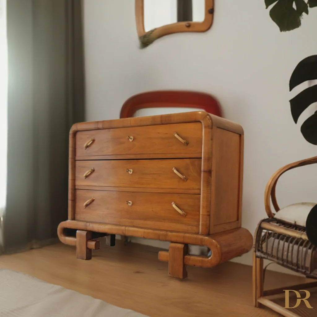 Cassettiera in noce art decò anni ’50 con tre cassetti e curve, Dario Raia Antiquariato