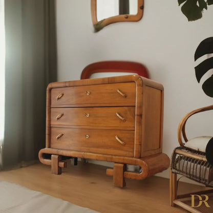 Cassettiera in noce art decò anni ’50 con tre cassetti e curve, Dario Raia Antiquariato