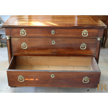 Comò impero napoletano vintage per casa con design elegante e maniglie in ottone