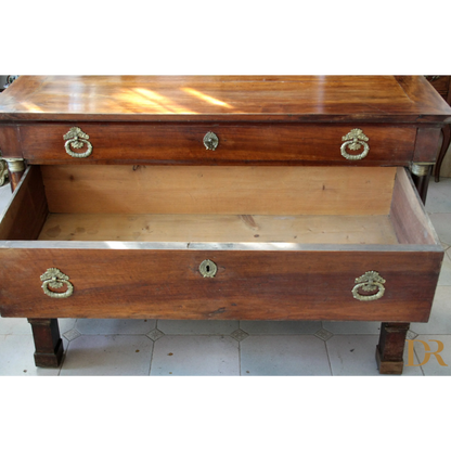 Comò impero napoletano vintage per casa con design elegante e maniglie in ottone