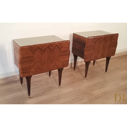 Comodini in varie essenze Anni '50 Mid Century Design Nightstand bedside table Dario Raia Antiquariato Modernariato Vintage anni 50 anni 60 anni 70 Comodini moderni Comodino Comodino a credenza Comodino Art Déco Comodino in legno Comodino in noce Comodino intarsiato Comodino mobiletto Comodino moderno mid-century modern ottone vetro vetro finto marmo