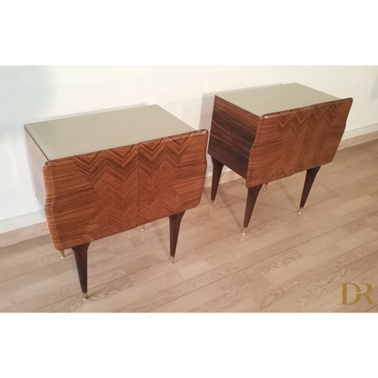 Comodini in varie essenze Anni '50 Mid Century Design Nightstand bedside table Dario Raia Antiquariato Modernariato Vintage anni 50 anni 60 anni 70 Comodini moderni Comodino Comodino a credenza Comodino Art Déco Comodino in legno Comodino in noce Comodino intarsiato Comodino mobiletto Comodino moderno mid-century modern ottone vetro vetro finto marmo