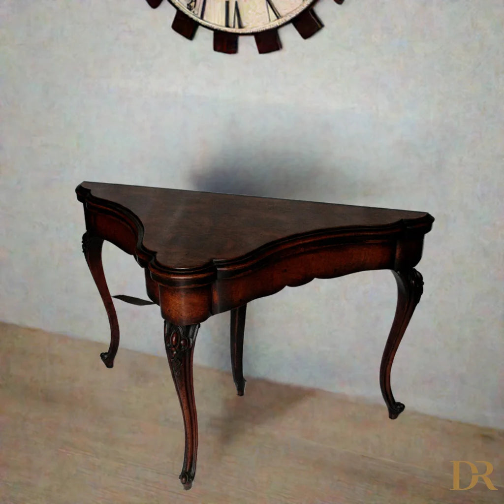 Console tavolo da gioco inglese in legno scuro del XVIII secolo con gambe curve