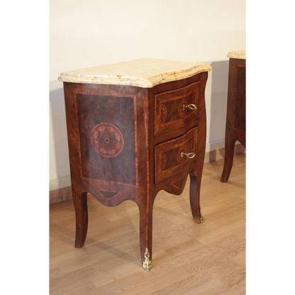 Coppia comodini in stile Luigi XV in bois de rose intarsiati - Restaurati Dario Raia Antiquariato Modernariato Vintage Comodini Luigi XV Comodini moderni Comodino comodino a cassetti Comodino a credenza Comodino Art Déco comodino con marmo Comodino in legno Comodino in noce Comodino intarsiato Comodino mobiletto Comodino moderno Mobili per camera da letto Tavoli Art Déco Tavoli Luigi XV tavolini Tavolino per camera da letto Tavolo decò Tavolo in ciliegio Tavolo in ciliegio vintage Tavolo in legno vintage