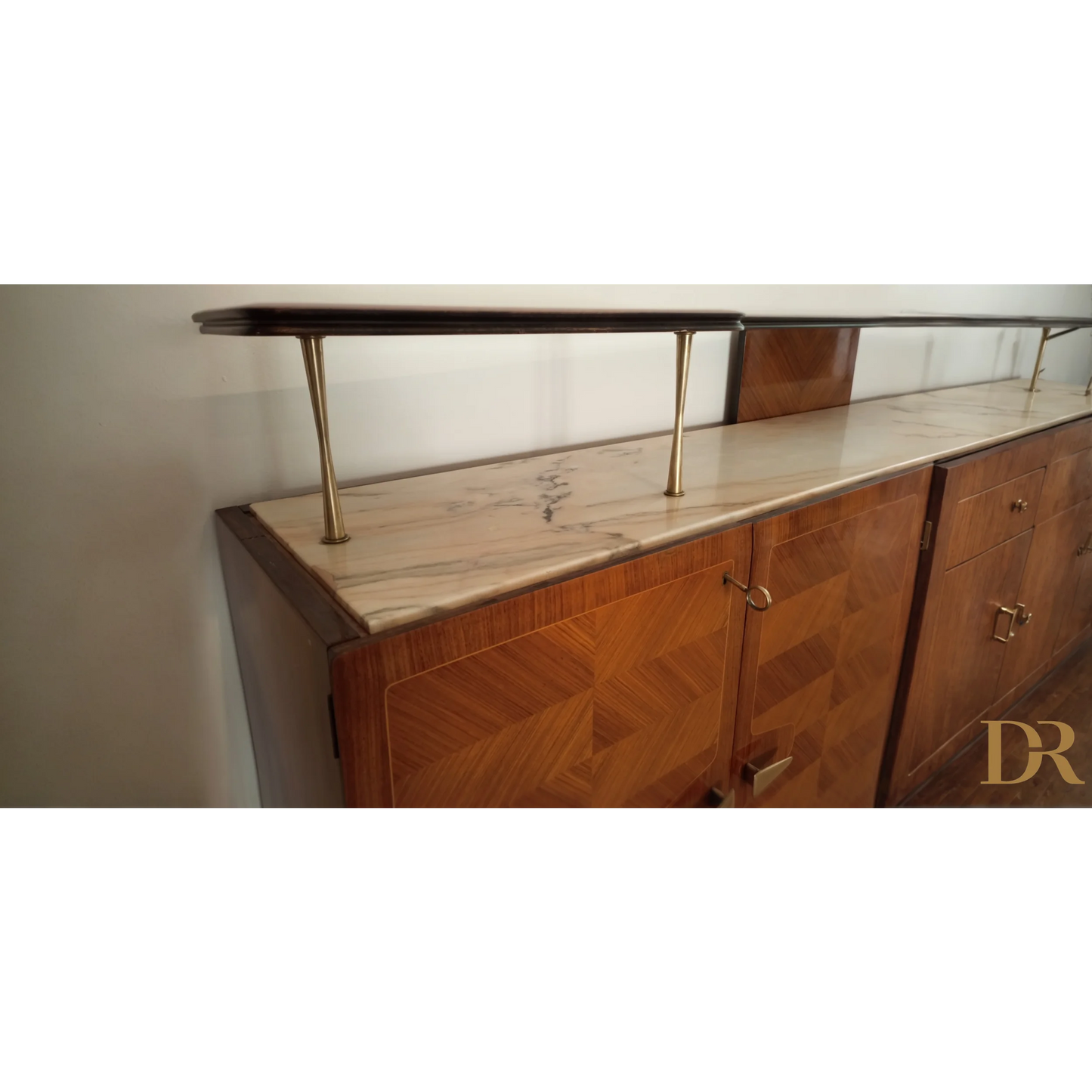 Credenza mid-century Dassi con top in marmo e supporti in ottone per mobile bar consolle Vittorio Dassi