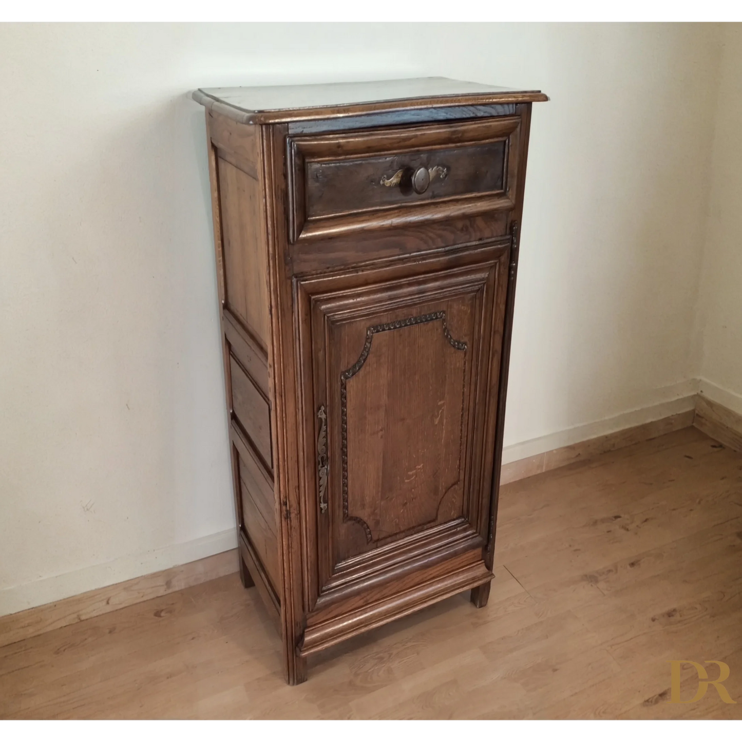 Credenza bassa 1700 vintage in legno di rovere con cassetto e anta tradizionale