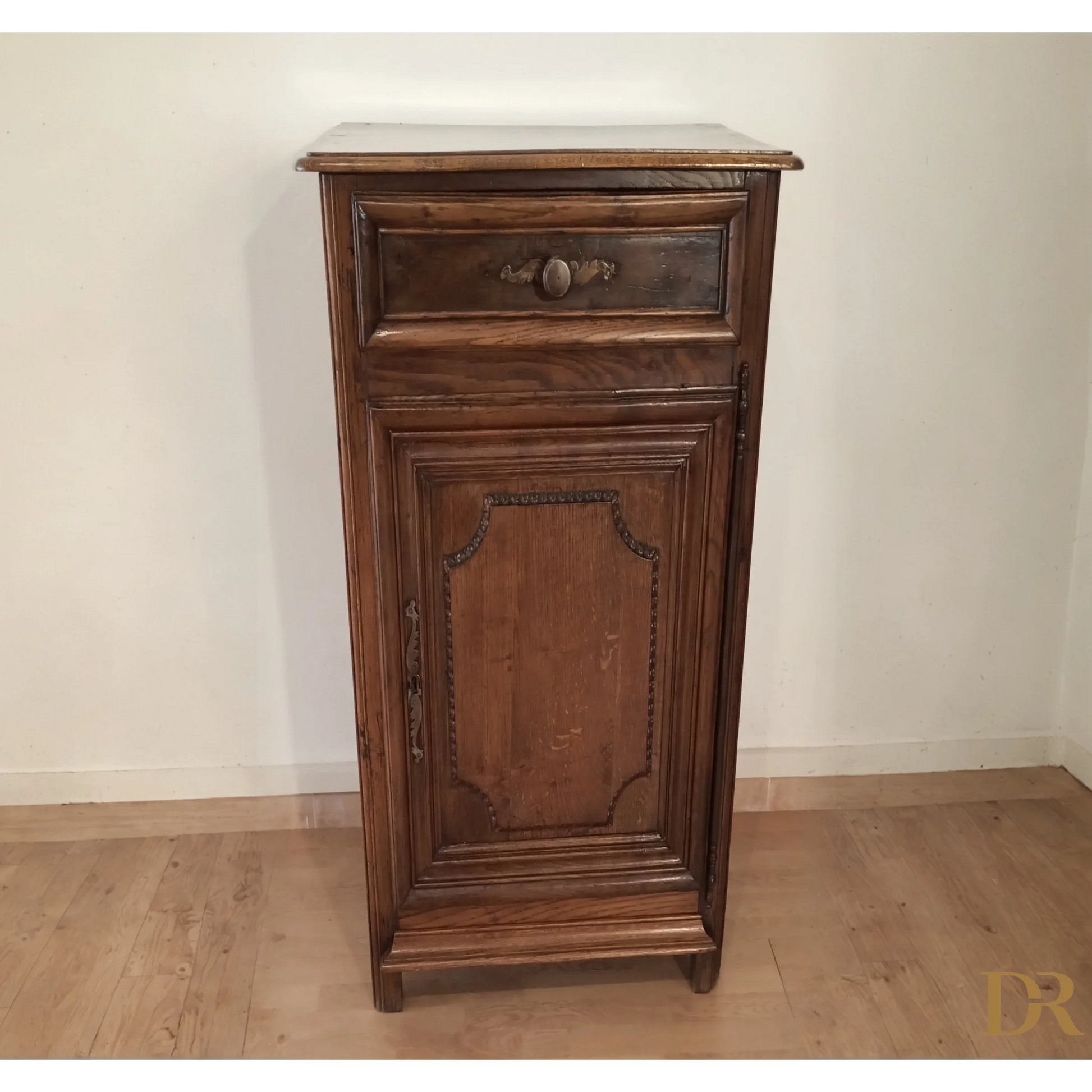 Credenza bassa 1700 in legno di rovere con cassetto e porta in stile vintage