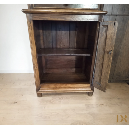 Credenza bassa vintage in legno di rovere con ripiano vuoto e ampio spazio interno