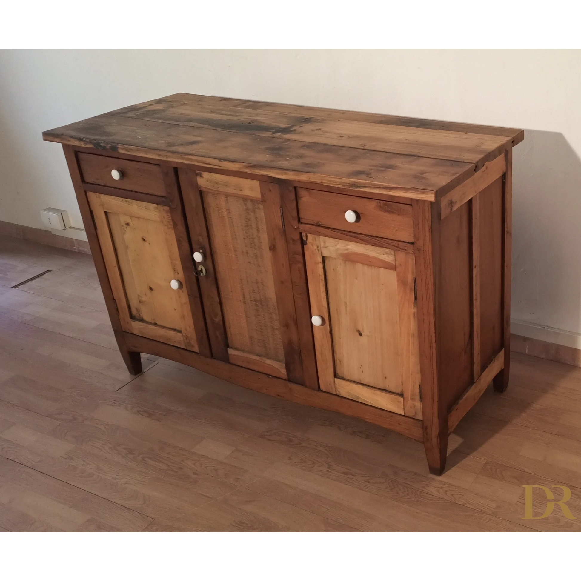 Credenza bassa in pino rustica, Sud Italia, Fine XIX° Secolo