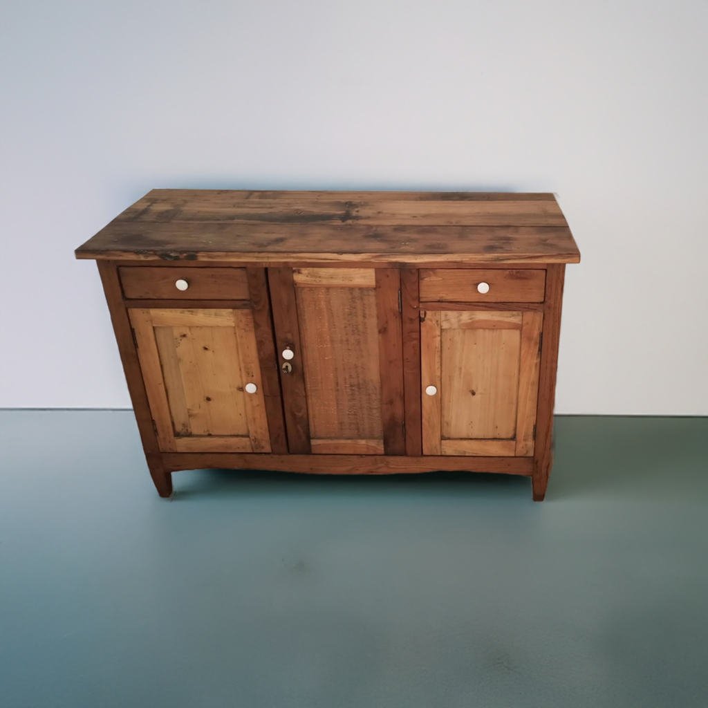 Credenza bassa pino rustica Italia con cassetti e ante in legno naturale