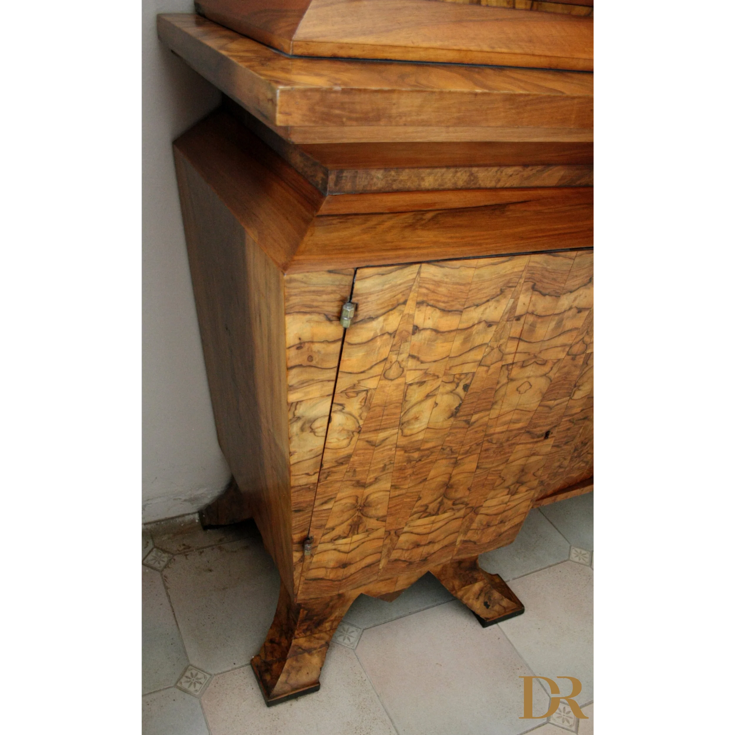 Credenza due corpi Art Decò con rivestimento decorativo in legno, ministro Bottai 1933