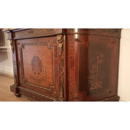 Credenza intarsiata con applicazioni ottone marmo XX secolo varie essenze legno - Dario Raia Antiquariato Modernariato Vintage