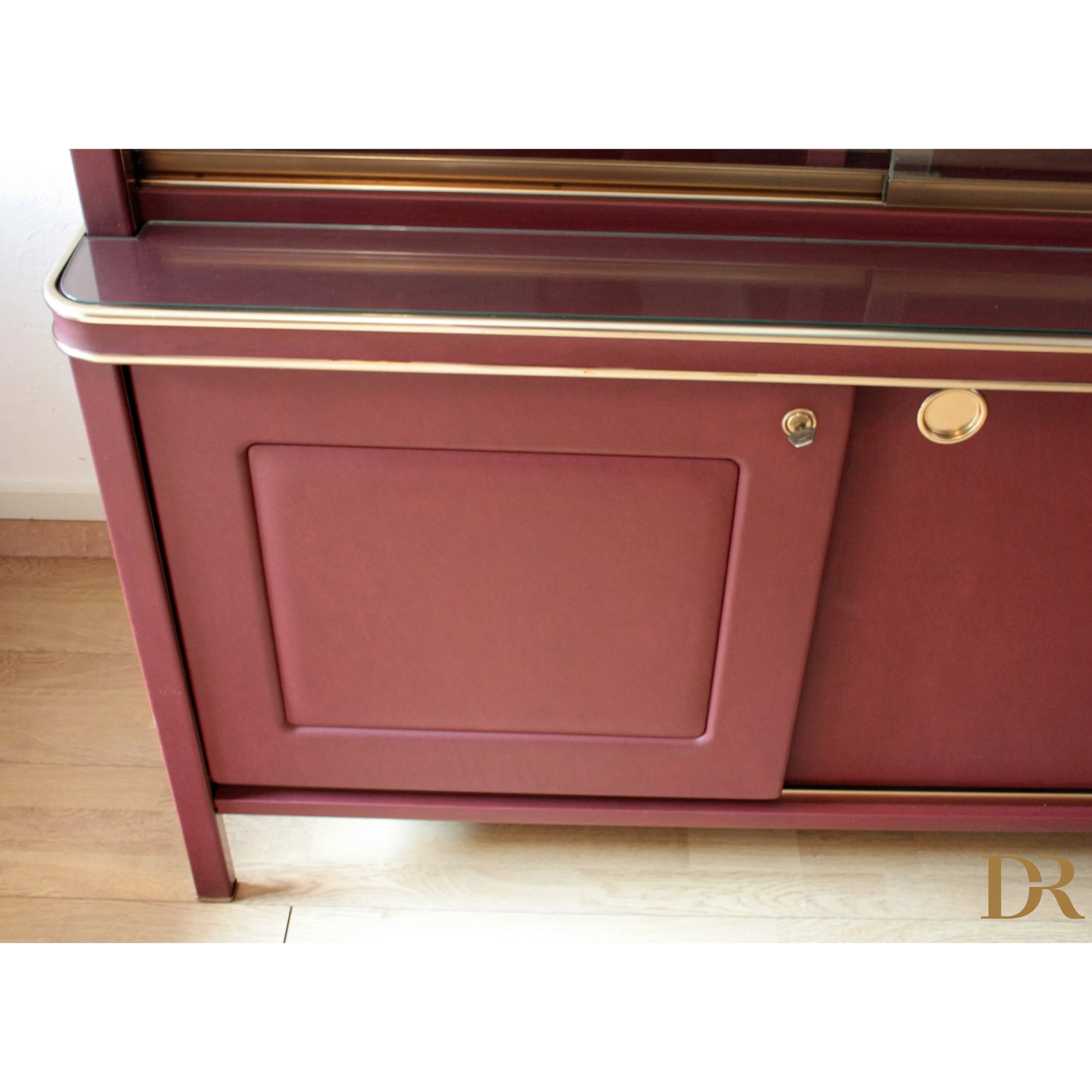 Credenza o libreria a due corpi Umberto Mascagni in similpelle bordeaux con dimensioni corpo eleganti