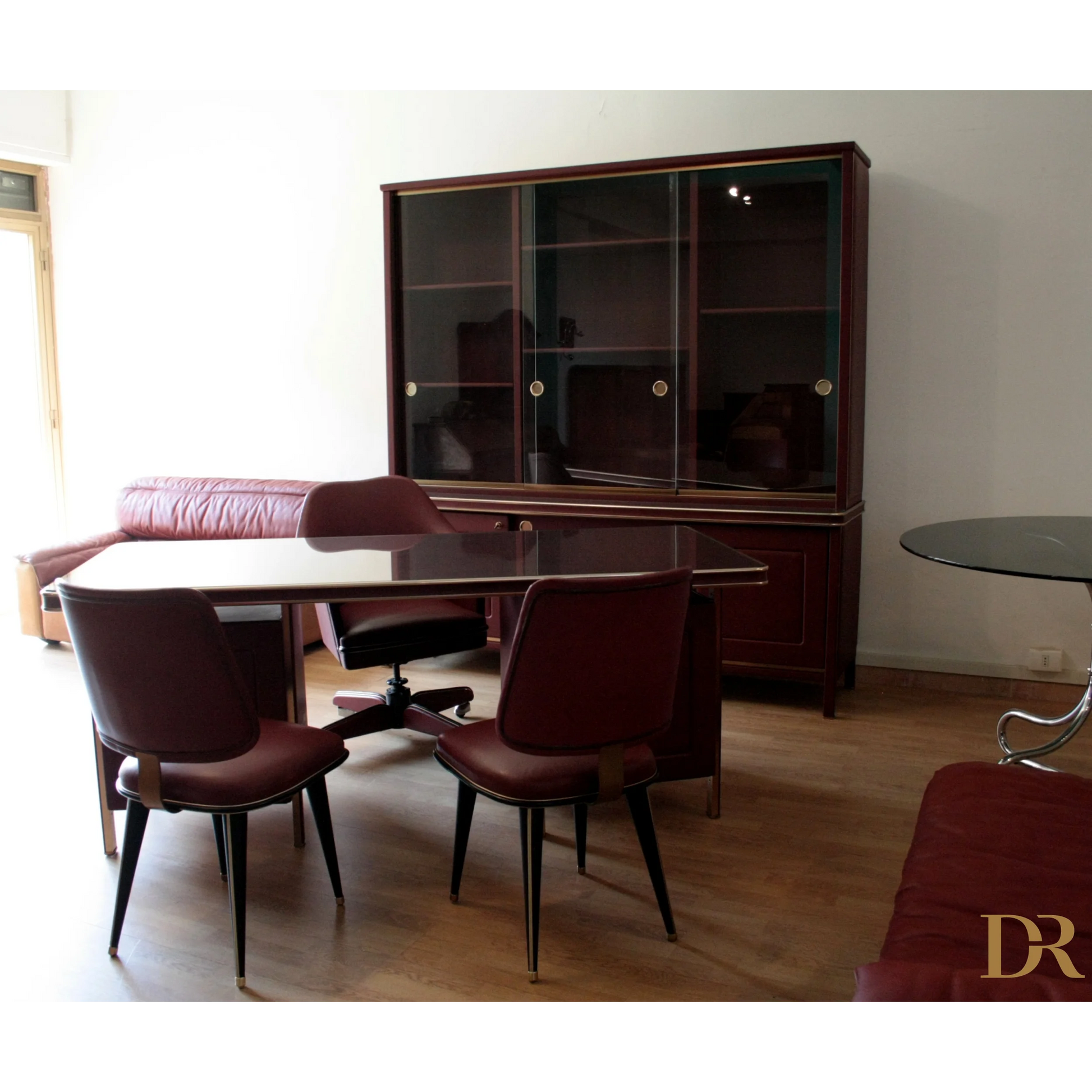 Burgundy office furniture set in similpelle bordeaux by Umberto Mascagni, dimensioni corpo anni 50