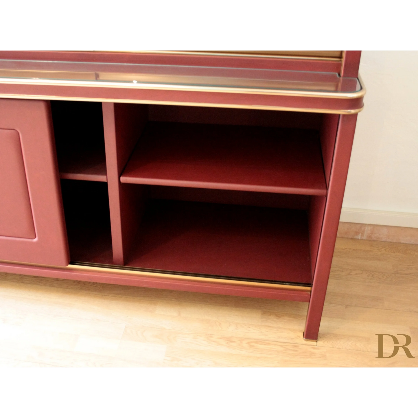 Credenza umberto mascagni con similpelle bordeaux, dimensioni corpo anni 50
