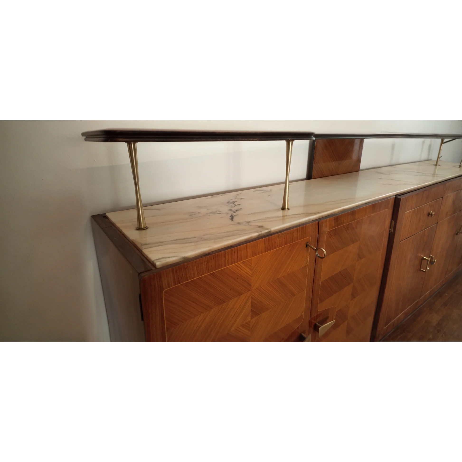 Credenza mid-century Dassi con top in marmo e supporti in ottone per mobile bar consolle Vittorio Dassi