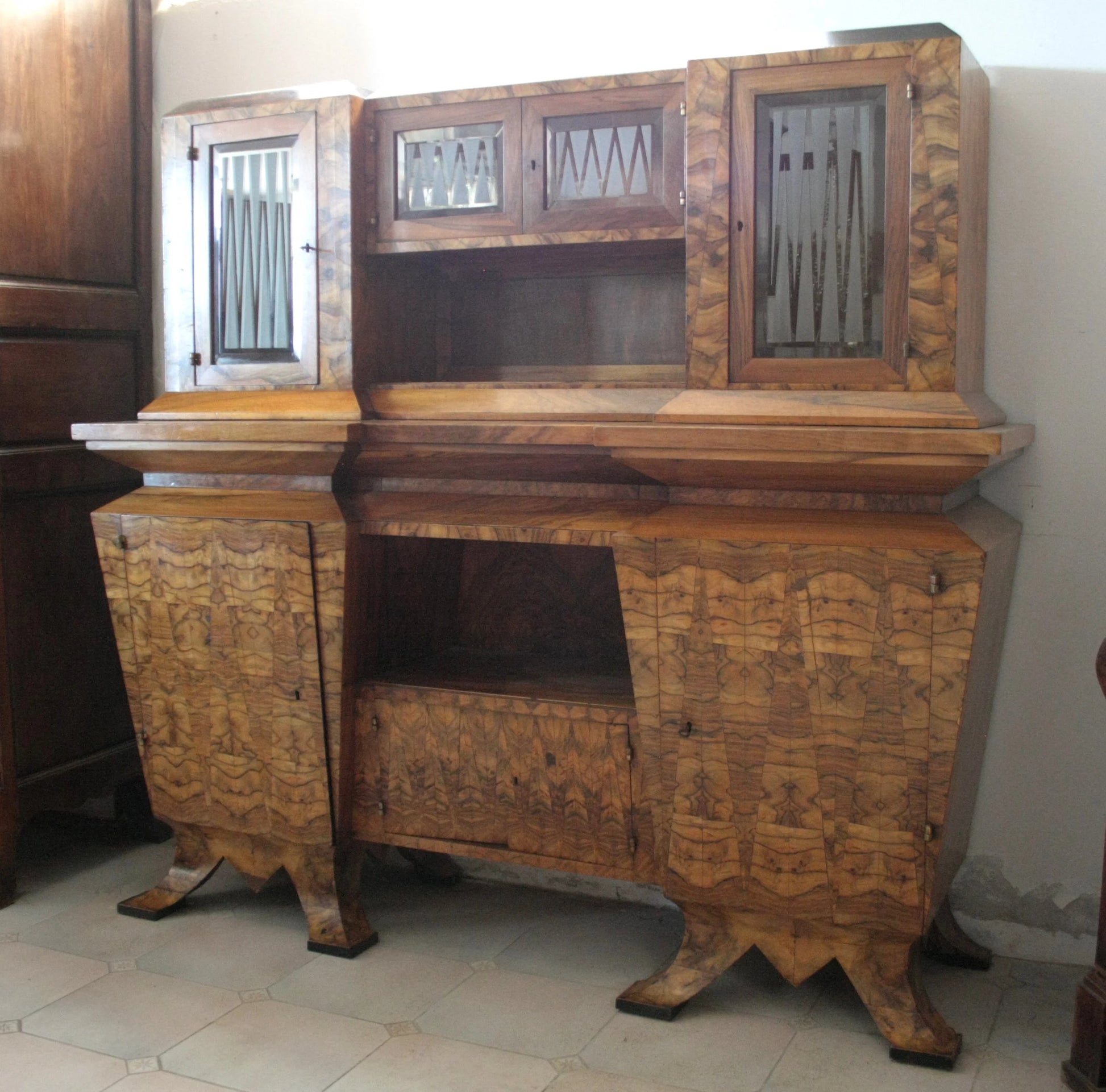Credenda due corpi art decò in legno stile decò italia roma realizzata per il ministro bottai nel 1933