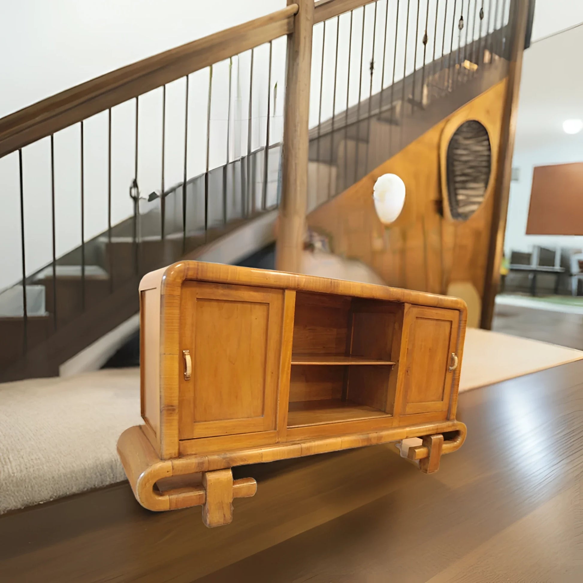 Toeletta in noce con ante scorrevoli art decò vintage mid century modern anni 50 in legno