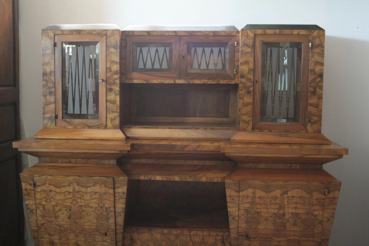 Credenza due corpi art decò in legno con ante in vetro stile decò italia roma realizzata per il ministro bottai nel 1933