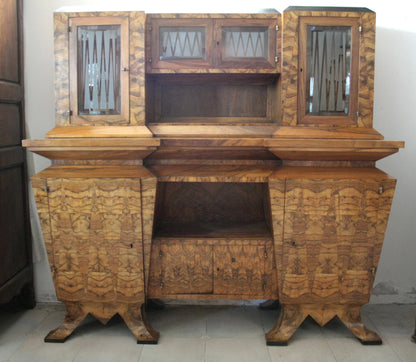 Credensa due corpi art decò in legno intagliato con ante in vetro stile decò italia roma realizzata nel 1933