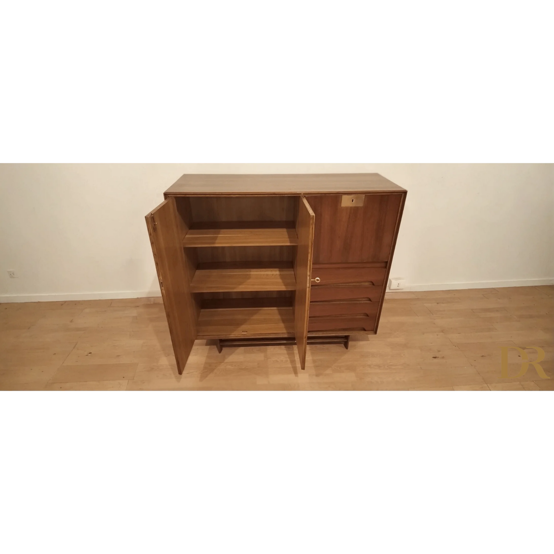 Credenza Edmondo Palutari vintage antico in legno con ante, ripiani e cassetti