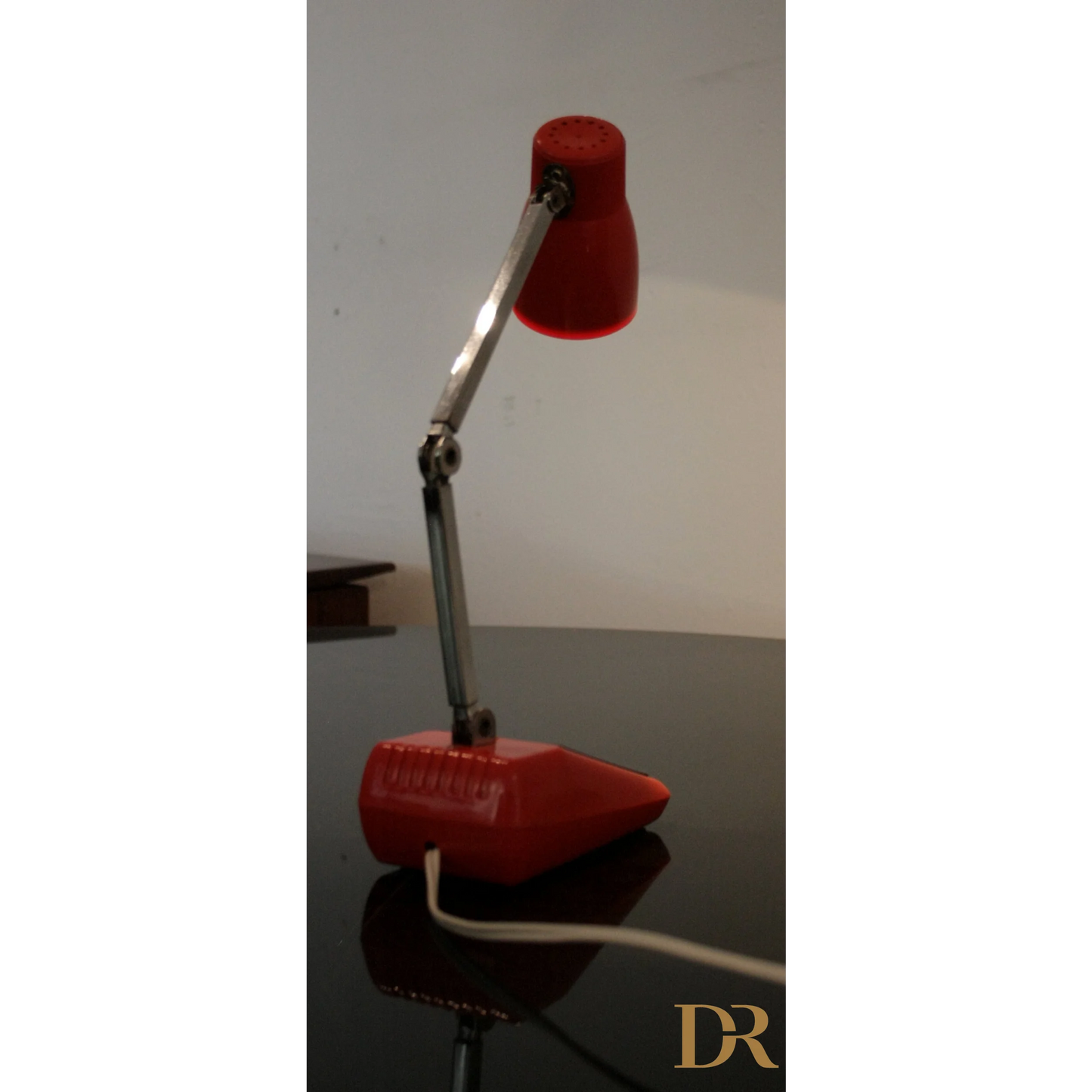 Lampada da Tavolo MG made in Hong Kong, esemplare autentico esterno regolabile