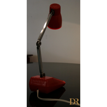 Lampada da tavolo MG rossa made in Hong Kong, esemplare autentico degli anni 1970