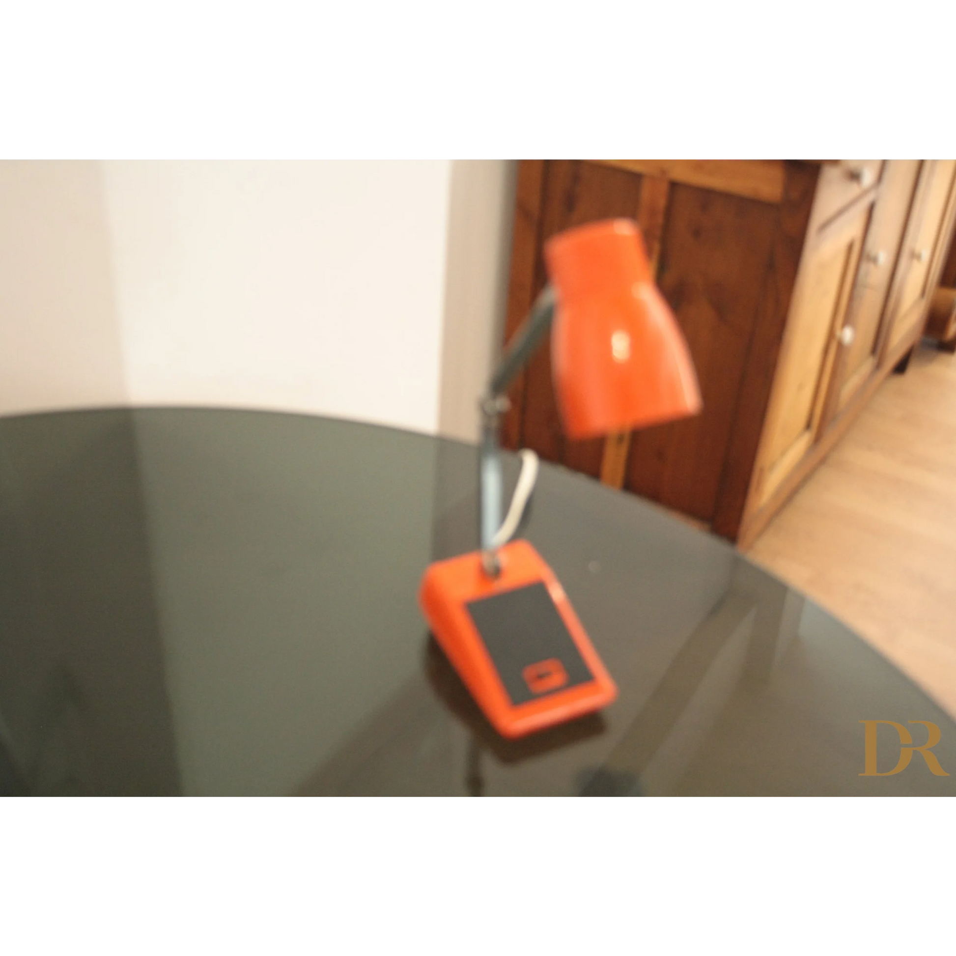 Lampada da Tavolo MG in colore arancione, esemplare autentico made in Hong Kong 1970