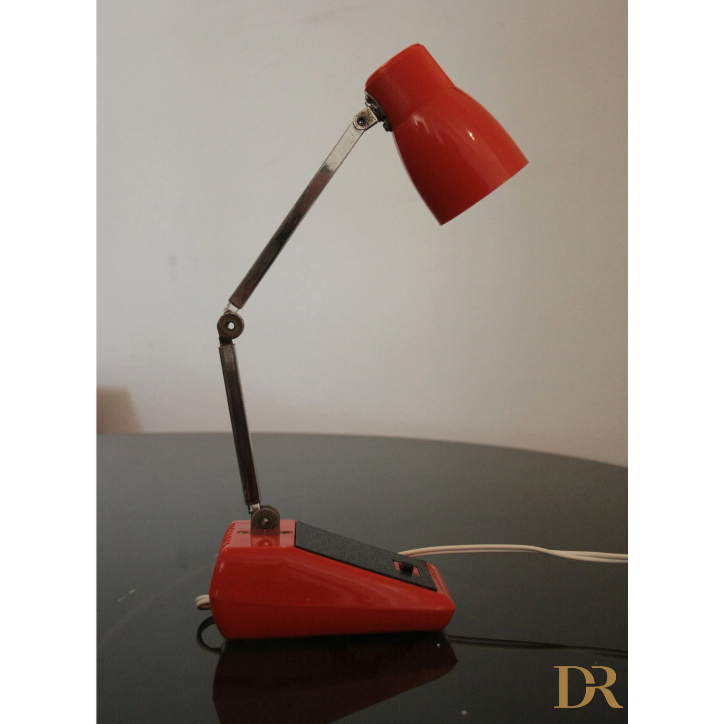 Lampada da Tavolo MG rossa regolabile, esemplare autentico Hong Kong 1970