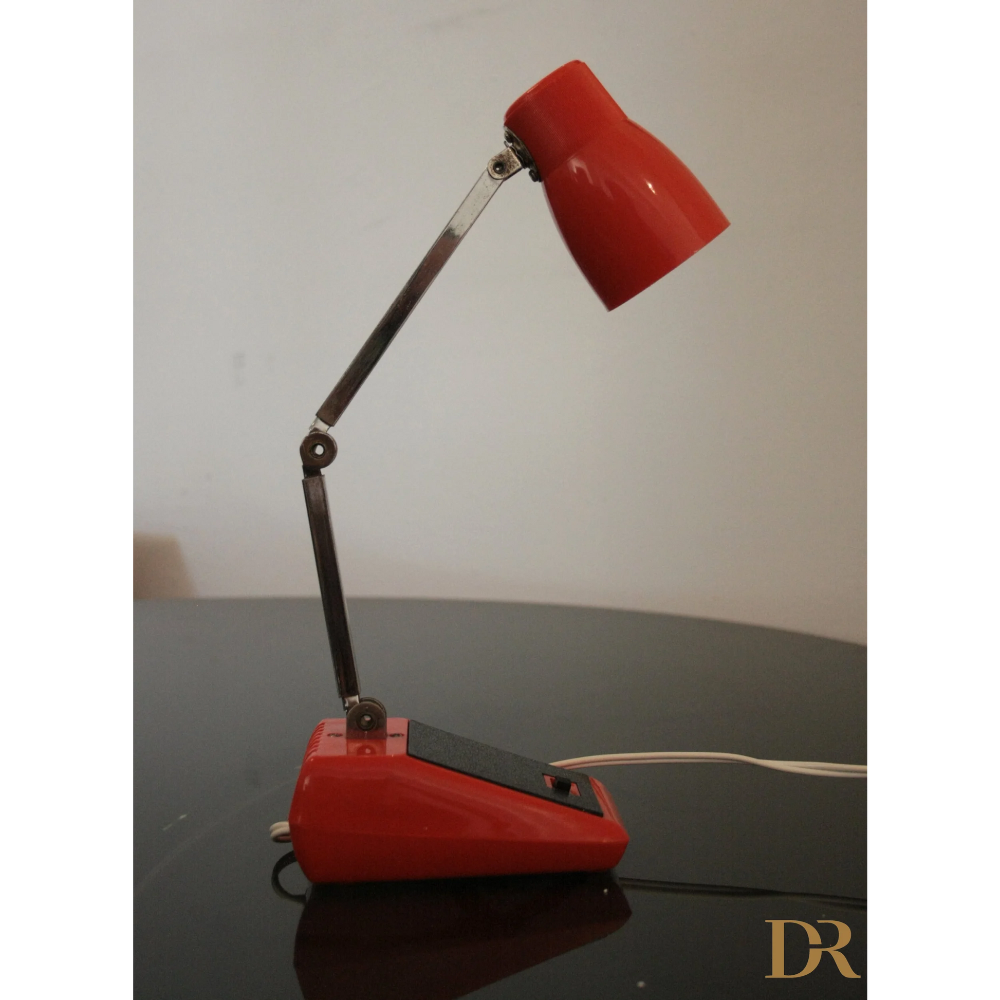 Lampada da Tavolo MG rossa regolabile, esemplare autentico Hong Kong 1970