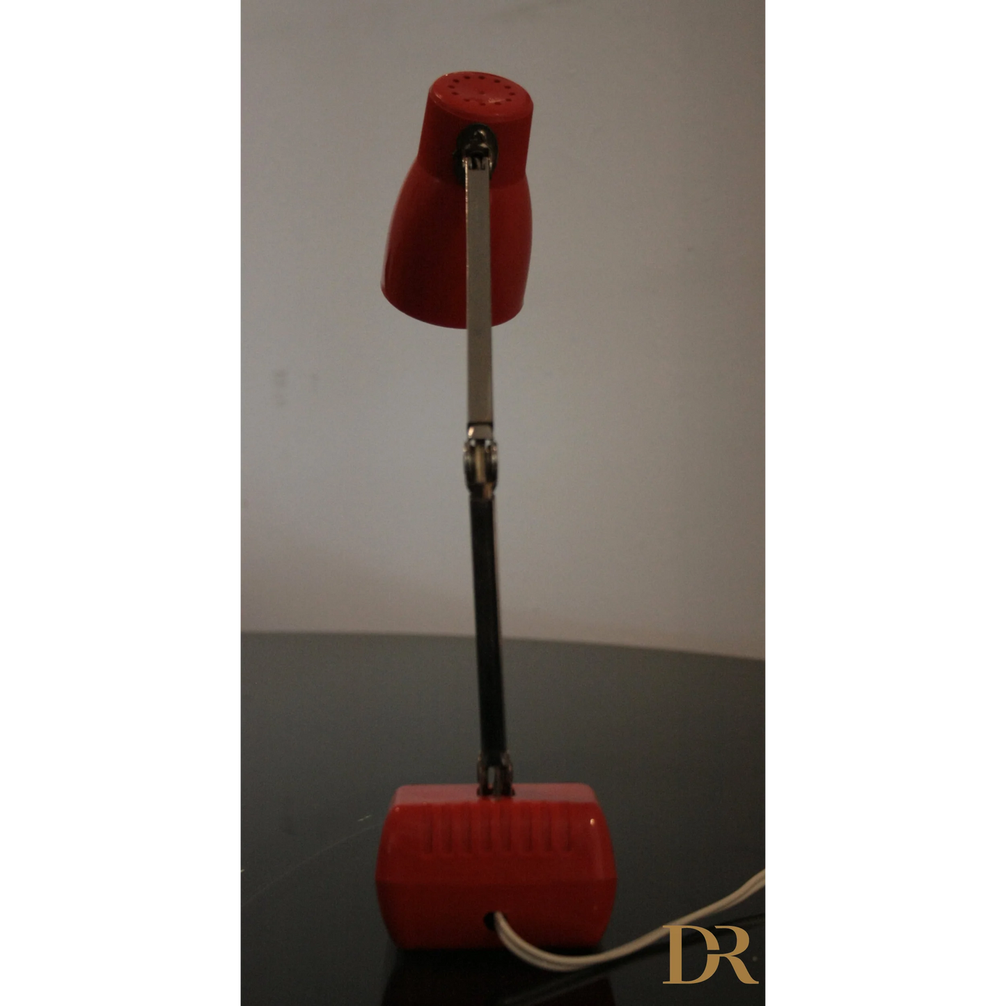 Lampada da tavolo MG rossa regolabile esemplare autentico made in Hong Kong 1970