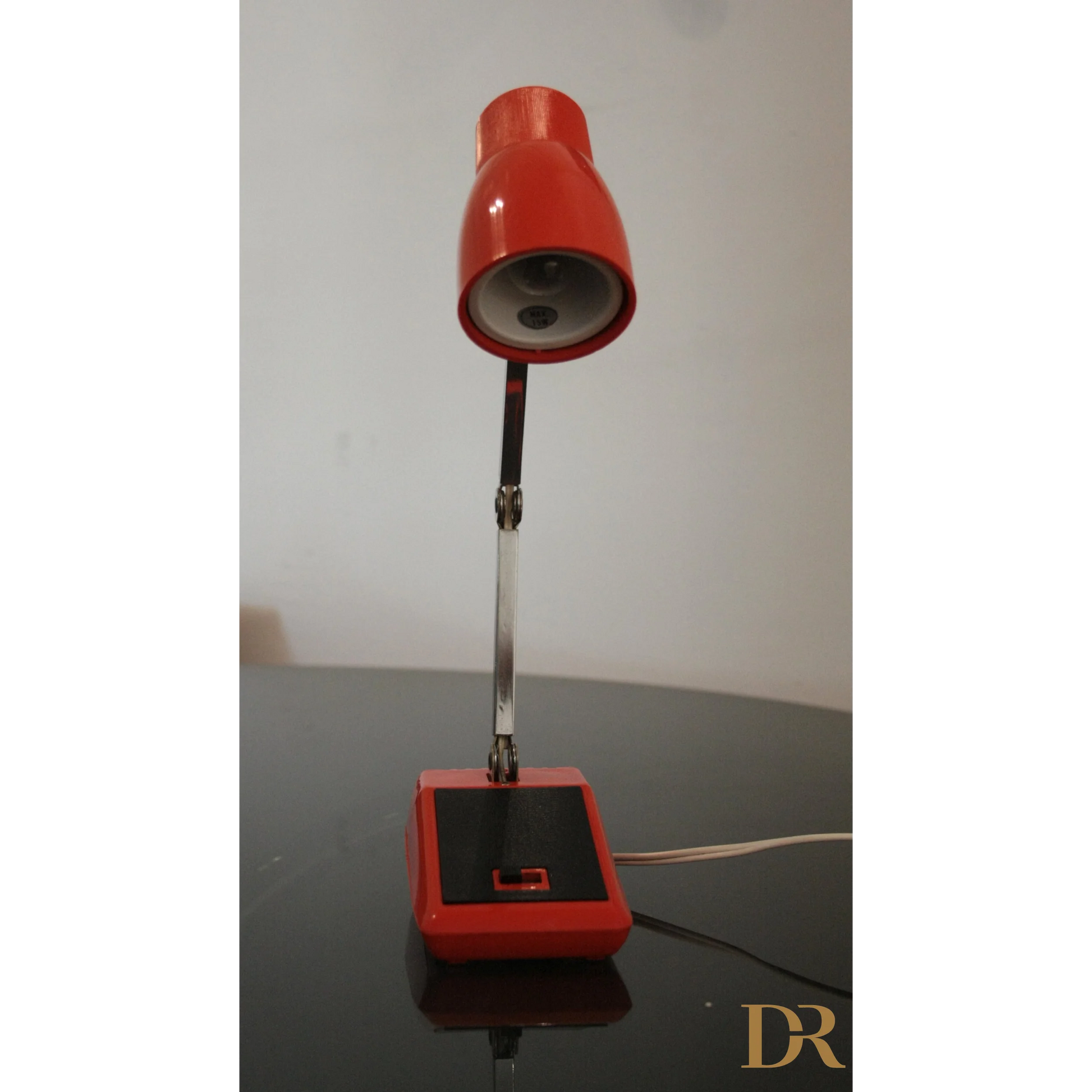 Esemplare autentico lampada da tavolo MG made in Hong Kong 1970, regolabile rosso