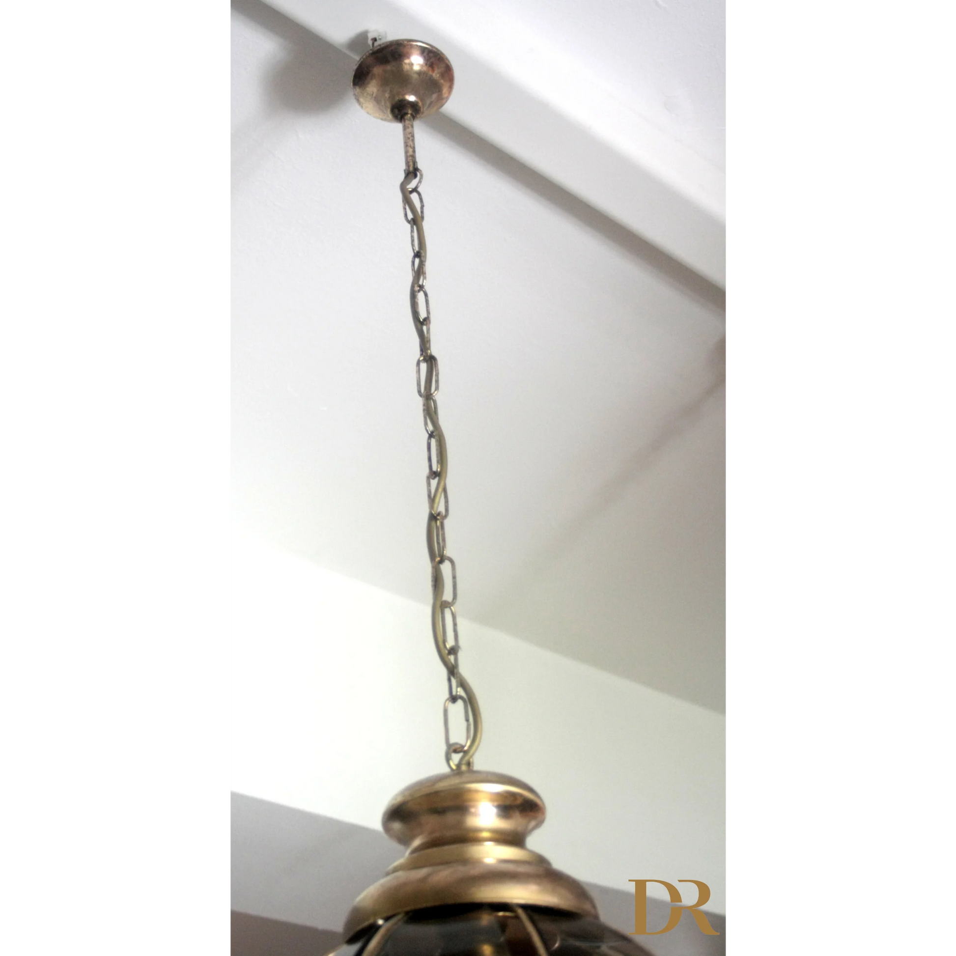 Lampadario in ottone con vetri fumé, metà XX secolo, lampada sospesa elegante